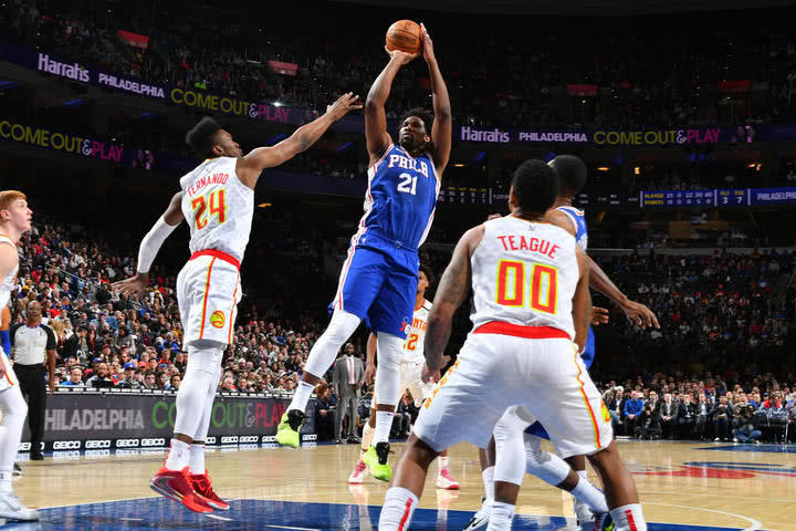  特雷杨三分盛宴老鹰大胜活塞锁定季后赛